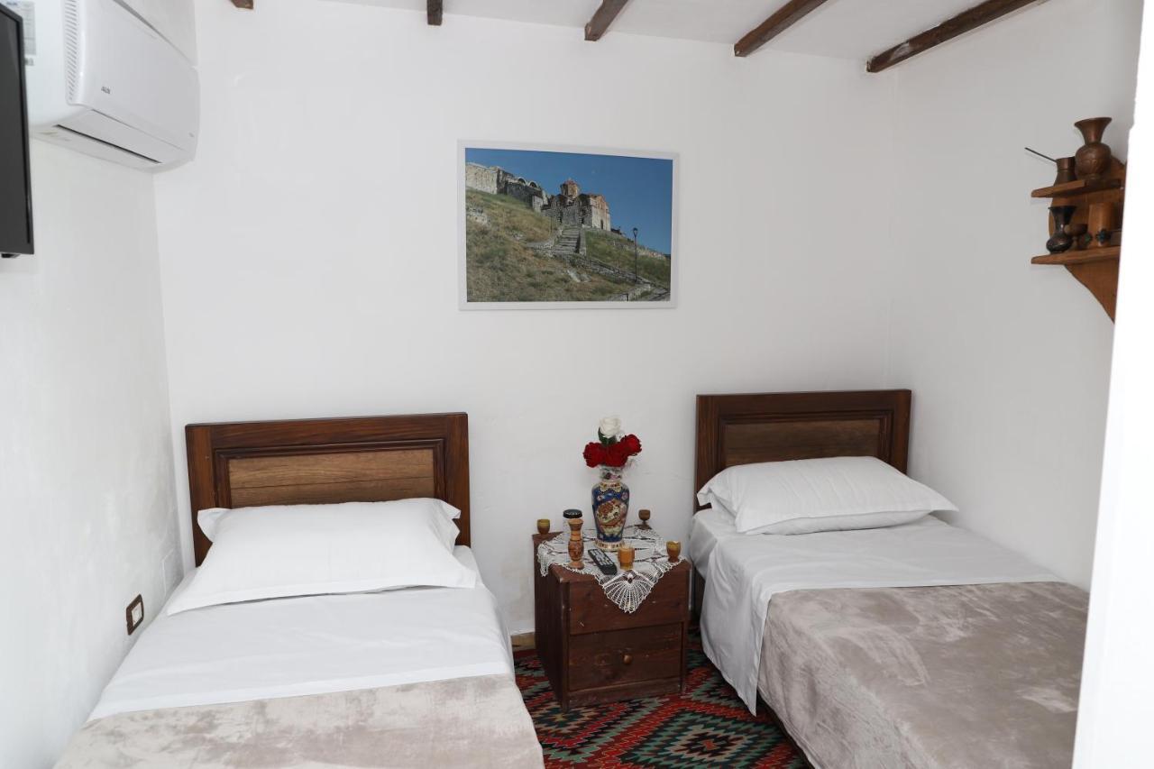 Guest House Maria - Berat Castle Exterior foto