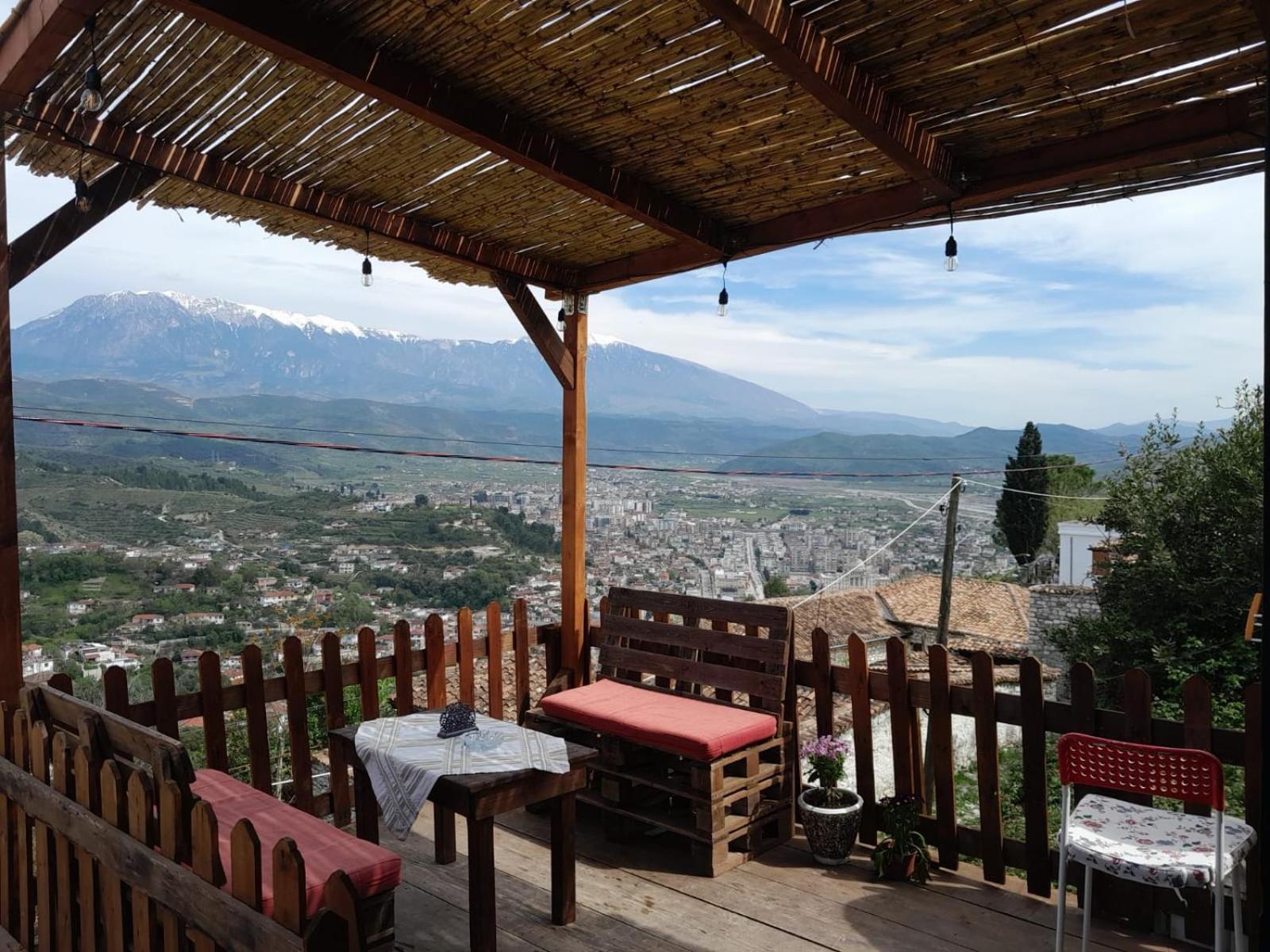 Guest House Maria - Berat Castle Exterior foto