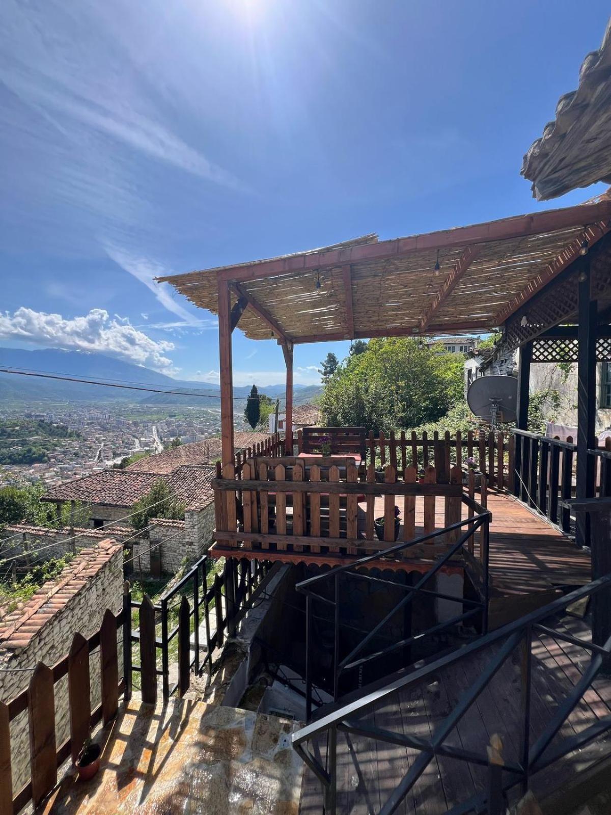 Guest House Maria - Berat Castle Exterior foto